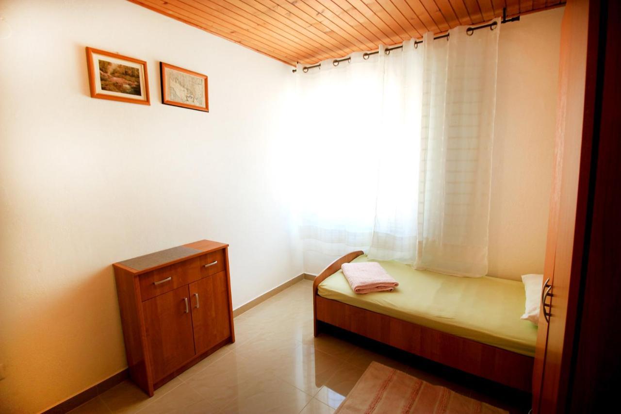 The Peaceful Vacation Apartment Metajna Ngoại thất bức ảnh